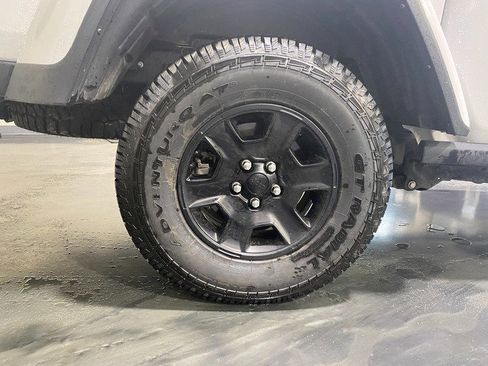 Used 2021 Jeep Gladiator Mojave AWD/4WD image 10