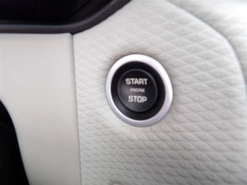 Used 2020 Land Rover Range Rover Velar R-Dynamic S image 28