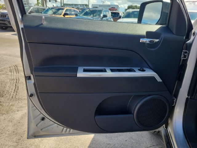 Used 2008 Jeep Patriot Sport FWD image 17
