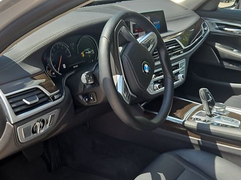 Used 2019 BMW 740i w/ Cold Weather Package RWD image 10