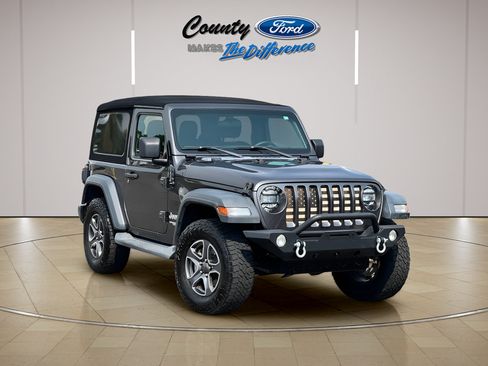 Used 2018 Jeep Wrangler Sport AWD/4WD image 1