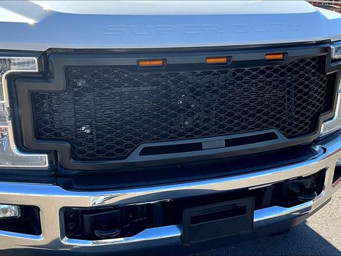 Used 2019 Ford F250 XLT w/ XLT Value Package image 25