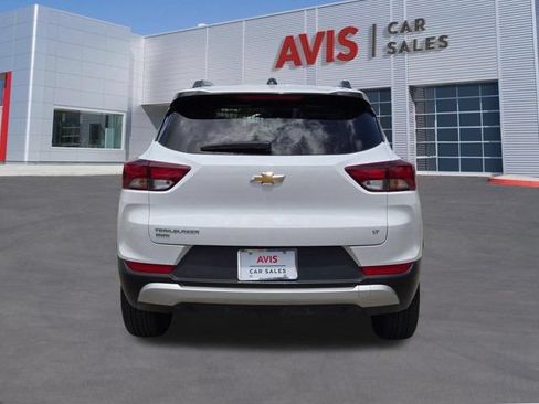 Used 2025 Chevrolet TrailBlazer LT AWD/4WD image 7