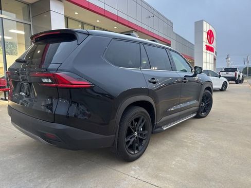 Used 2025 Toyota Grand Highlander AWD image 13