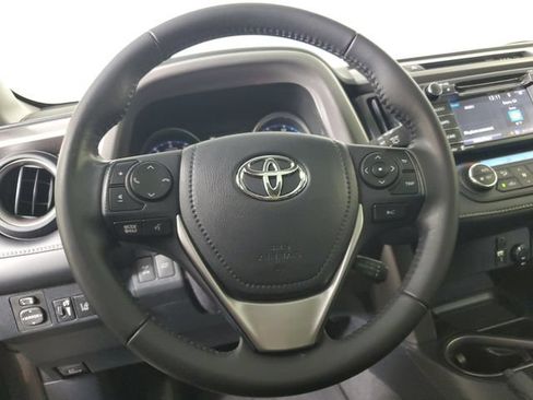 Used 2018 Toyota RAV4 XLE AWD/4WD image 21
