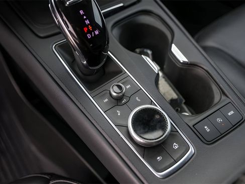 Used 2020 Cadillac XT4 Premium Luxury image 21