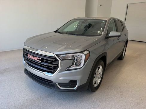 Certified 2024 GMC Terrain SLE AWD/4WD image 3