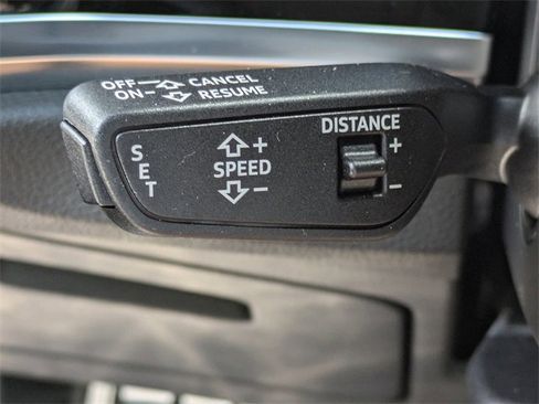 Used 2025 Audi Q3 2.0T Premium image 23