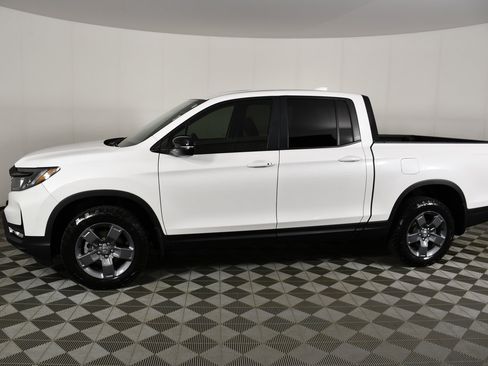 Used 2024 Honda Ridgeline TrailSport image 9