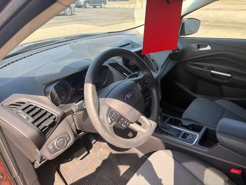 Used 2018 Ford Escape SE w/ SE Sync 3 Package FWD image 24