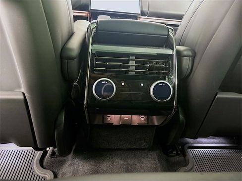 Used 2025 Land Rover Range Rover Sport SE image 25