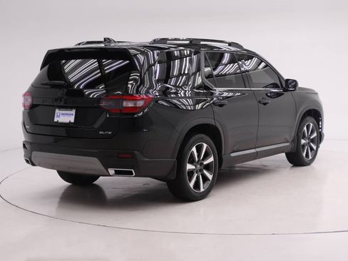 Certified 2023 Honda Pilot Elite image 2