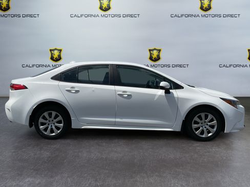 Used 2025 Toyota Corolla LE FWD image 4