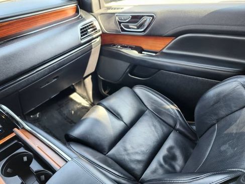 Used 2019 Lincoln Navigator L Select AWD/4WD image 15