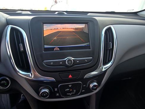 Used 2021 Chevrolet Equinox LS w/ LS Convenience Package image 17