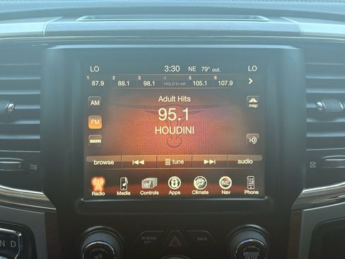 Used 2017 RAM 1500 Laramie w/ Convenience Group AWD/4WD image 21