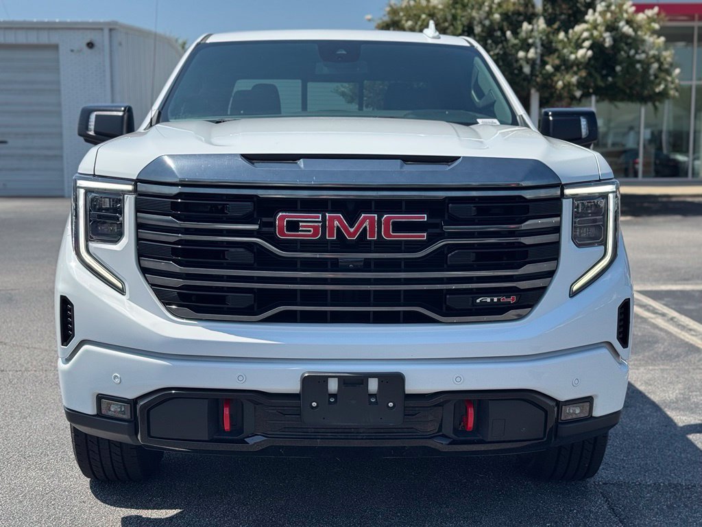 Used 2024 GMC Sierra 1500 AT4 w/ AT4 Premium Package AWD/4WD image 4