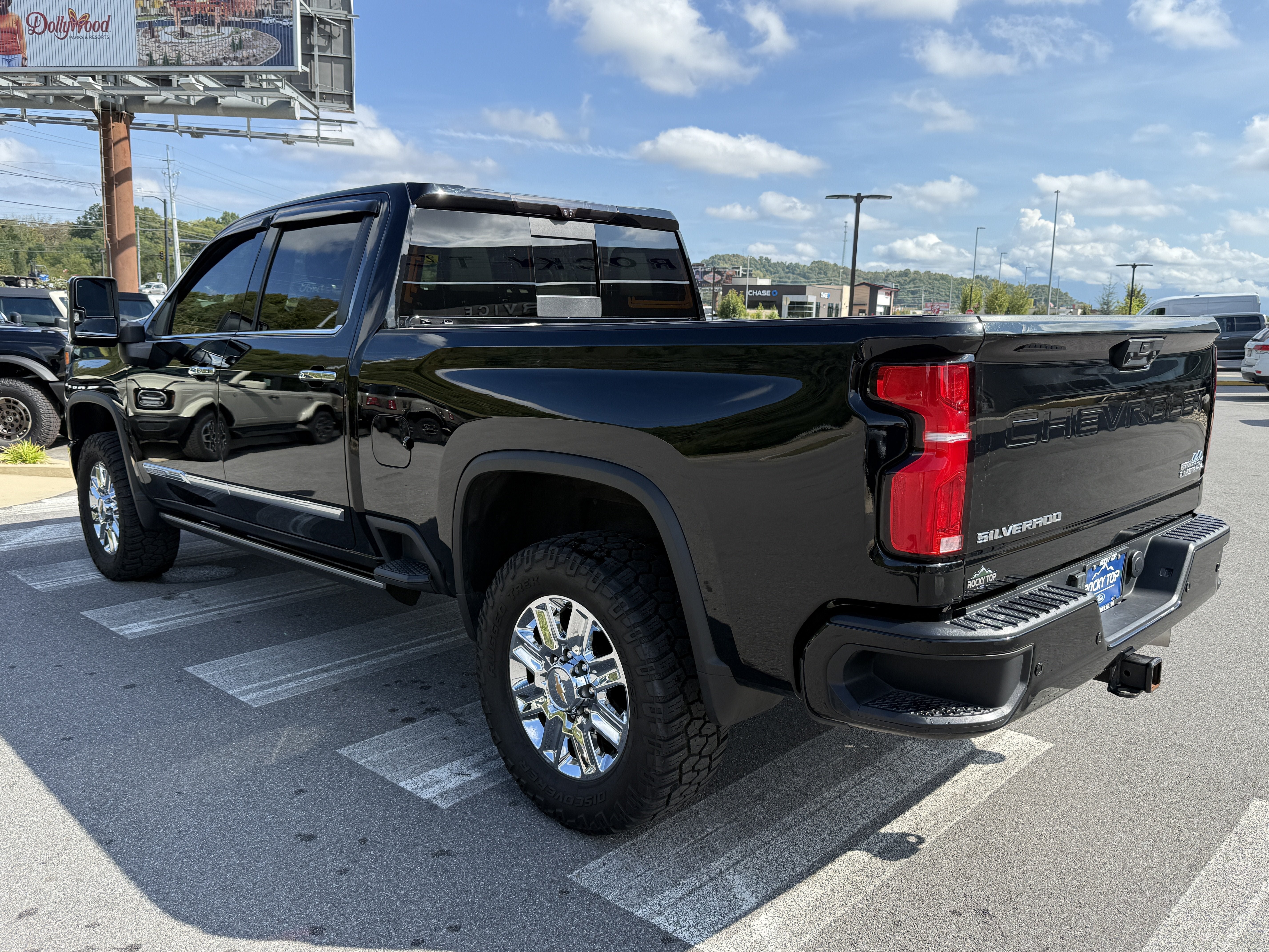 Used 2024 Chevrolet Silverado 3500 High Country w/ Technology Package AWD/4WD image 7