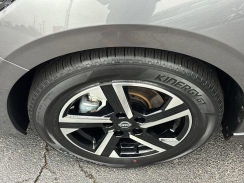 Used 2024 Nissan Sentra SV image 33