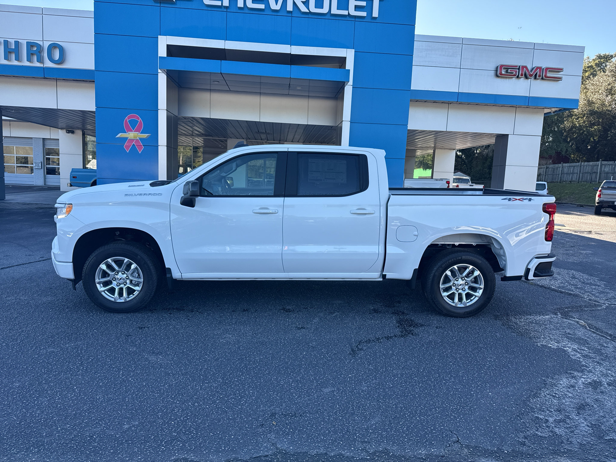 New 2026 Chevrolet Silverado 1500 RST w/ Convenience Package II AWD/4WD image 2