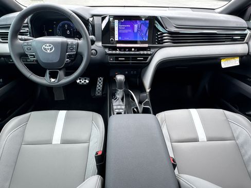 Used 2026 Toyota Camry SE FWD image 21