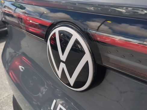 Used 2023 Volkswagen ID.4 Pro image 27