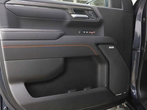 Used 2022 GMC Sierra 1500 AT4 w/ AT4 Preferred Package image 17