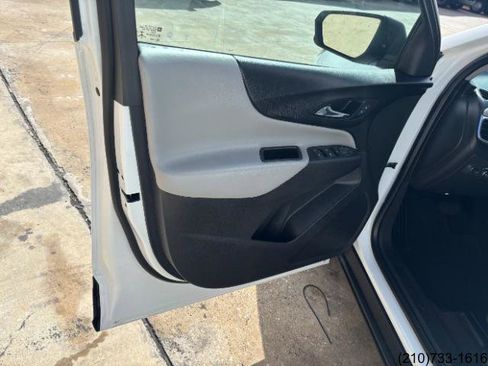 Used 2021 Chevrolet Equinox LS FWD image 14