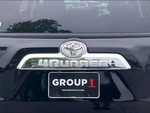 Used 2014 Toyota 4Runner Limited AWD/4WD image 9