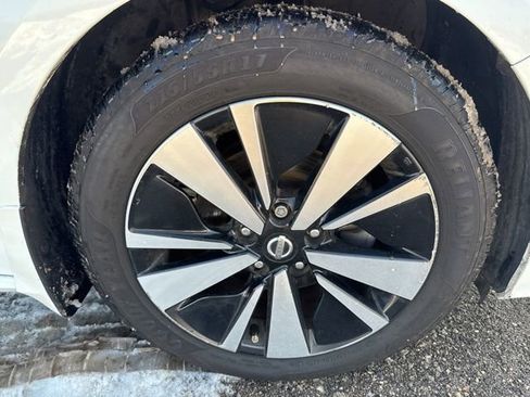 Used 2019 Nissan Altima 2.5 SV FWD image 14