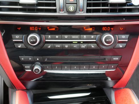 Used 2017 BMW X6 M AWD/4WD image 30