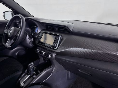 Used 2019 Nissan Kicks S FWD image 28