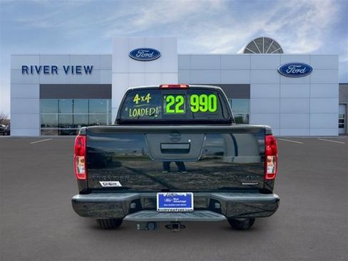 Used 2021 Nissan Frontier SV w/ Midnight Edition Floor Mats AWD/4WD image 5