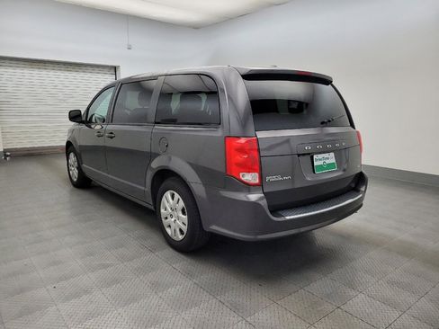 Used 2018 Dodge Grand Caravan SE w/ UConnect Hands-Free Group image 5