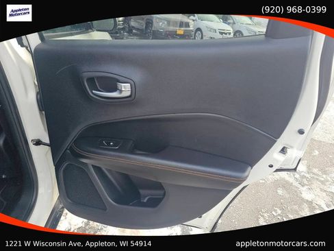 Used 2018 Jeep Compass Limited image 29