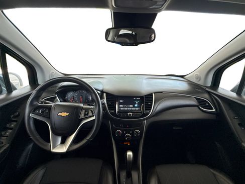 Used 2017 Chevrolet Trax LT w/ LT Convenience Package FWD image 22
