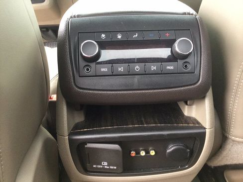 Used 2013 GMC Acadia Denali AWD/4WD image 22