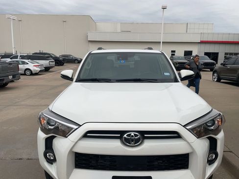 Used 2023 Toyota 4Runner SR5 Premium w/ Moonroof Package RWD image 4
