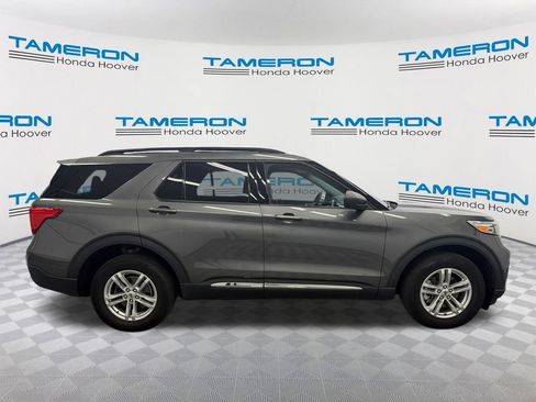 Used 2022 Ford Explorer XLT w/ Equipment Group 202A AWD/4WD image 6