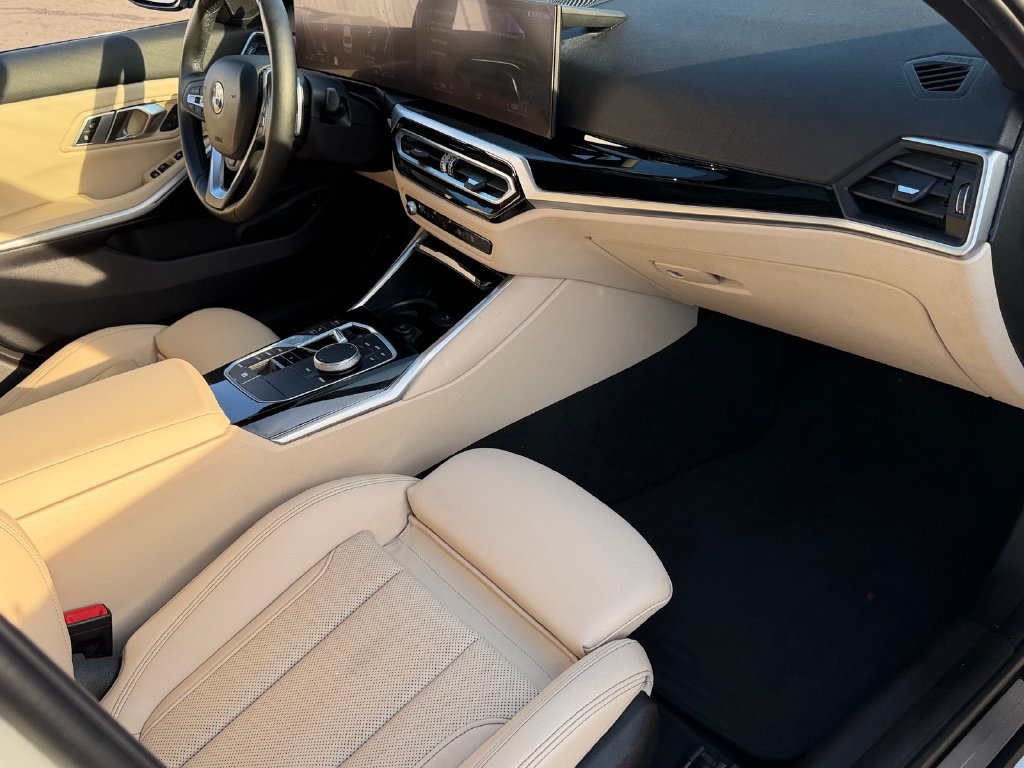 Used 2023 BMW 330i Sedan w/ Premium Package RWD image 17