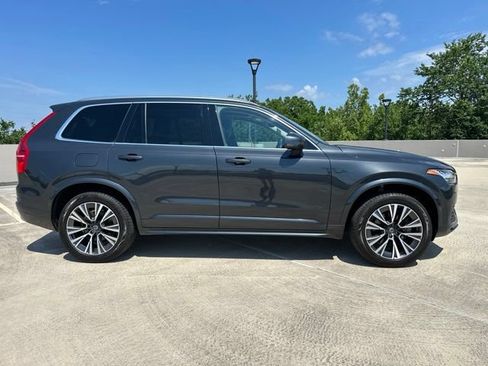 Certified 2022 Volvo XC90 T6 Momentum w/ Climate Package AWD/4WD image 10
