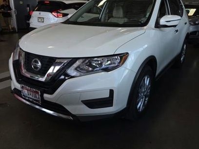 Used 2018 Nissan Rogue SV w/ Premium Package