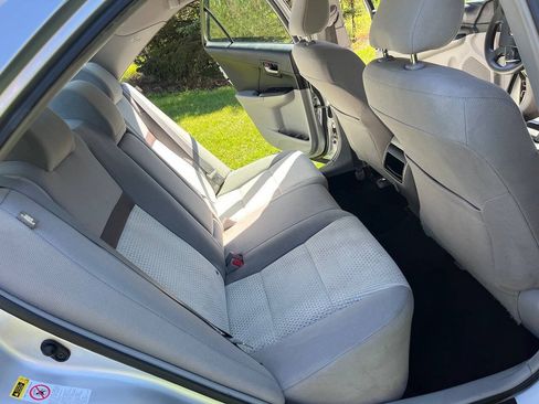 Used 2014 Toyota Camry LE FWD image 6