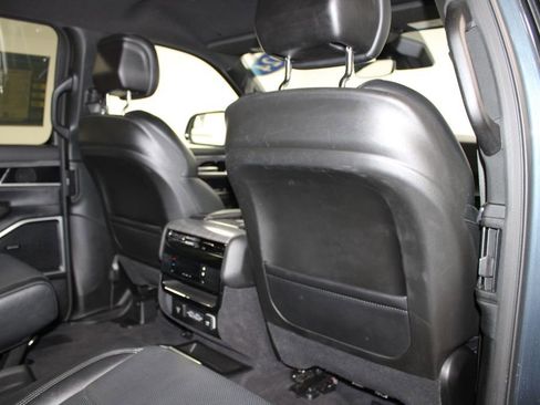 Used 2024 Jeep Wagoneer Series III AWD/4WD image 32
