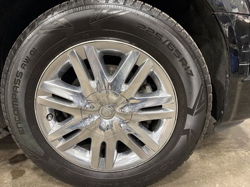 Used 2009 Chrysler Town & Country Limited w/ Entertainment Group #3 image 13