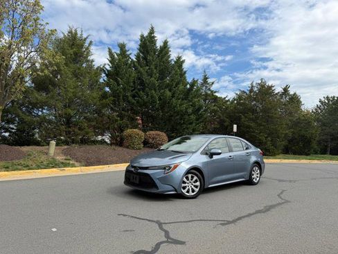 Used 2022 Toyota Corolla LE image 1