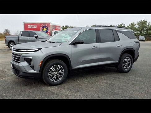 New 2026 Chevrolet Traverse LT w/ Driver Confidence Package image 4