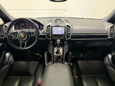 Used 2018 Porsche Cayenne Platinum Edition AWD/4WD image 22