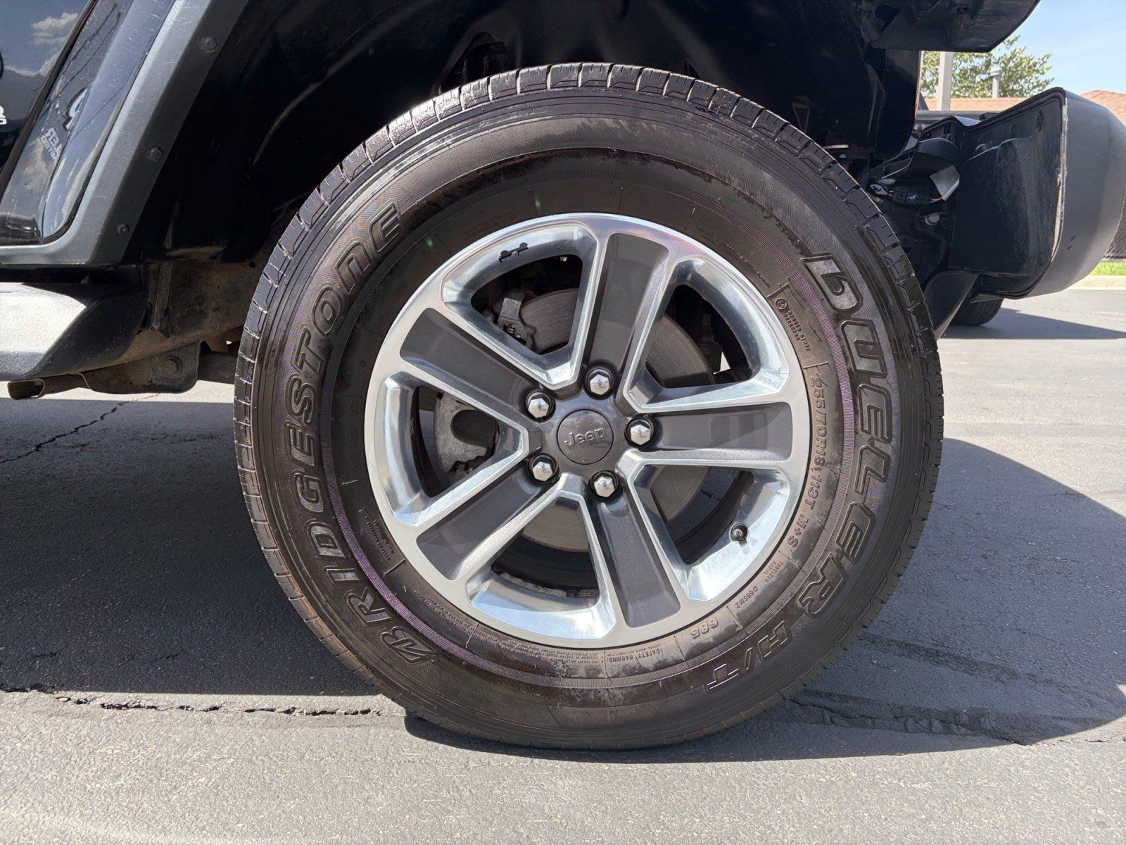 Used 2018 Jeep Wrangler Unlimited Sahara w/ Uconnect 4C Nav & Sound Group AWD/4WD image 29