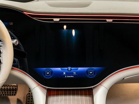 Used 2022 Mercedes-Benz EQS AMG 4MATIC image 31